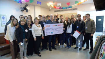 Colégio dos Jesuítas entrega doações do Arraiá do Jesuítas para a Bethânia Casa de Passagem