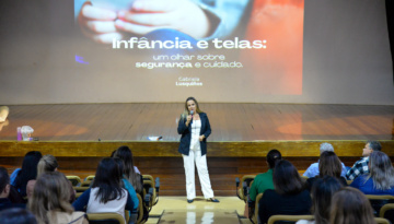 Promotora de Justiça Gabriela Lusquiños visita o Jesuítas e discute desafios do ambiente digital